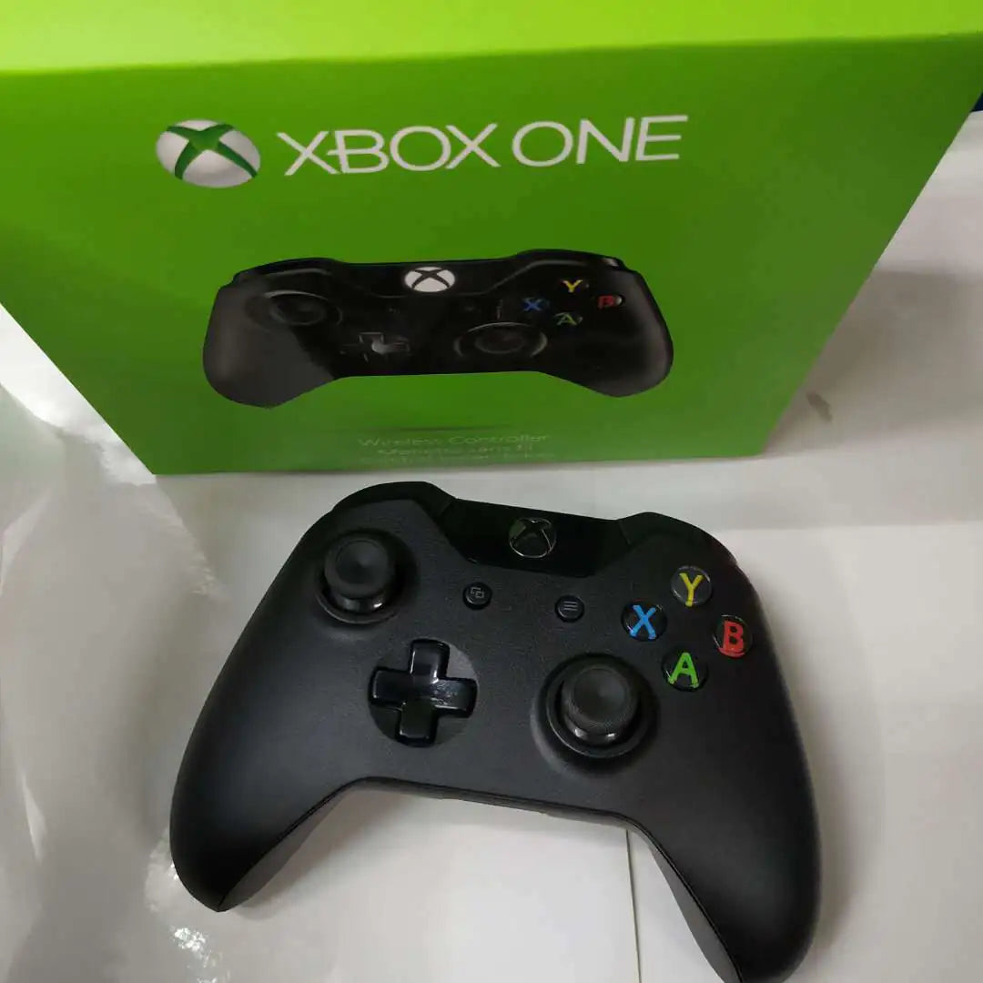 Xbox One Wireless Controller - Gaming Console Accessory